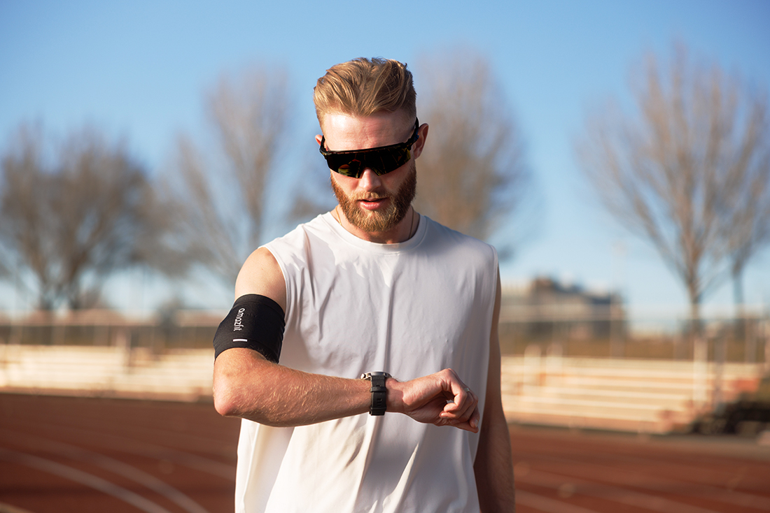 Josh Kerr signs with Amazfit