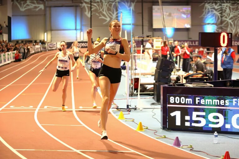 Femke Bol surges to a 1:59.07 Dutch record in her 800m debut