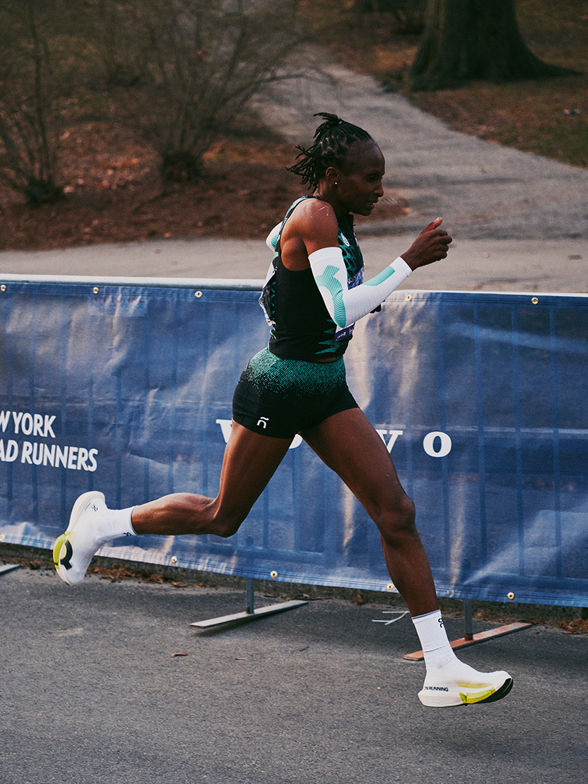 Obiri's Silent Spectator, The Lead Vehicle