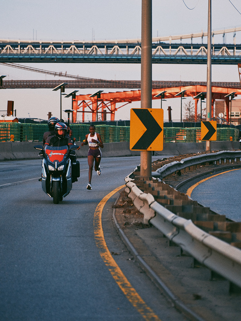 Obiri's Silent Spectator, The Lead Vehicle