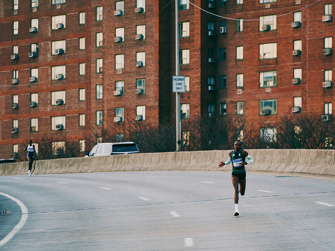 Obiri's Silent Spectator, The Lead Vehicle